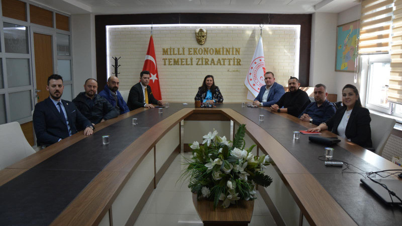 Çağdaş bağmeşli, tobb Çanakkale genç girişimciler kurulu heyetiyle İl tarım ve orman müdürü nazan türkarslan’ı ziyaret etti.